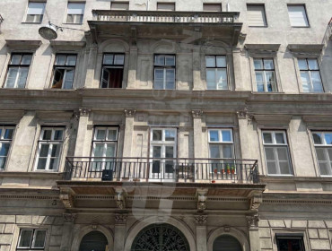 Hold utca-budapest-v-kerulet-hold-utca_10.jpg